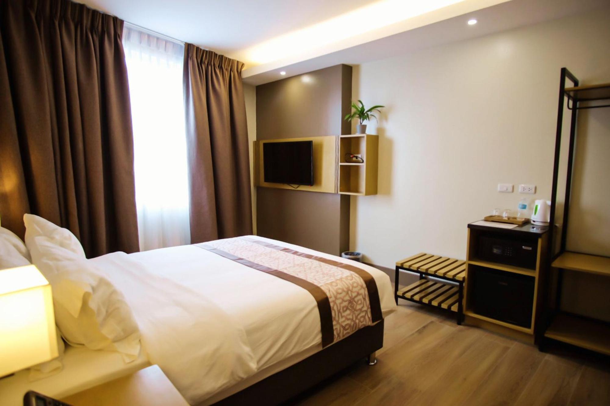 Citi Park Hotel Cebu Powered By Cocotel Buitenkant foto